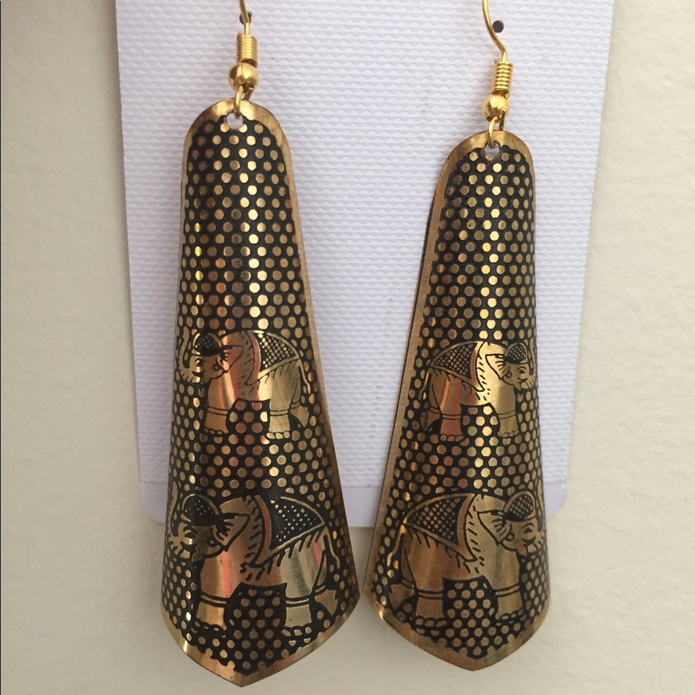 NEW elephant design earrings